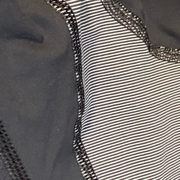 Lululemon Mind Over Matter Pullover Top Gray Striped Size 4 K75 - Picture 8 of 10